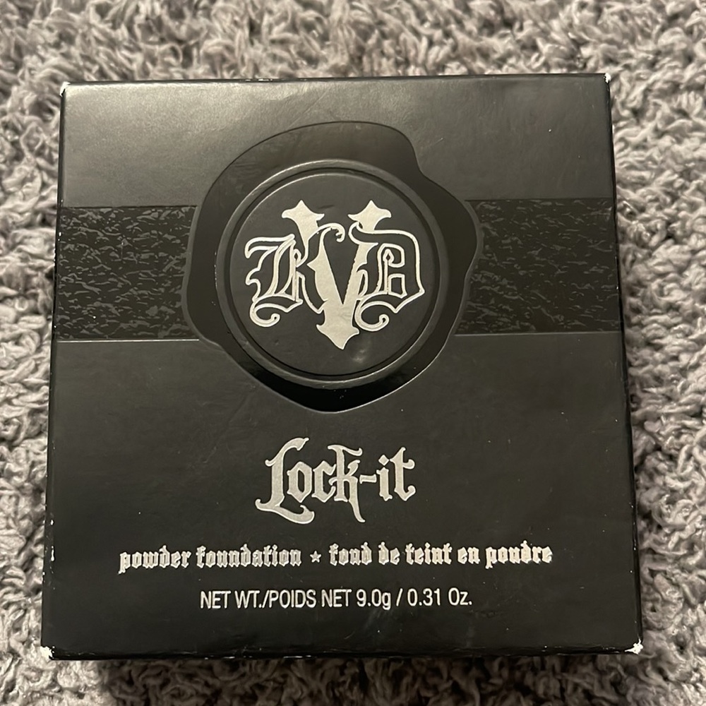 KVD Tan 165 Lock-It Powder Foundation - Picture 3 of 7